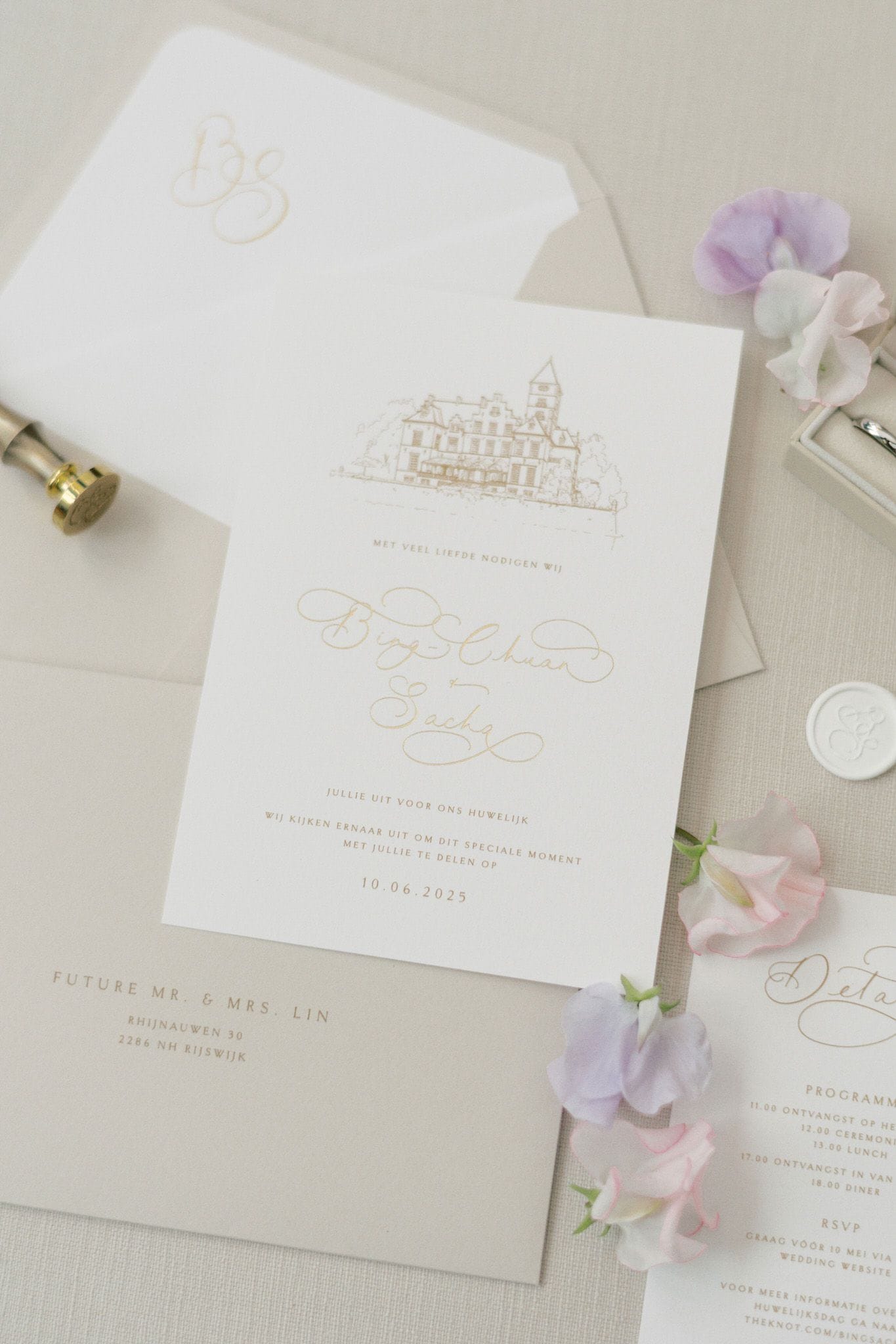 Fine-art trouwfoto van een Chinese bruiloft bij Kasteel de Wittenburg binnen de samenwerking van Cinecrush en By José Chan